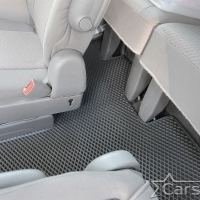 Автомобильные коврики EVA на Chrysler Town & Country V (2007->) 2 ряд: кресла 1+1 не убираются в пол